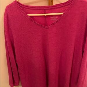 Chico's Fuchsia 3/4 Lightweight Sleeve V-Neck Top- size 3 (US SIZE XL)